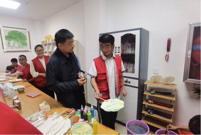 未来：济莱特校、莱芜宏博康养中心校企融合展新篇PG麻将胡了2模拟器校企携手展成果匠心巧手绘(图4)